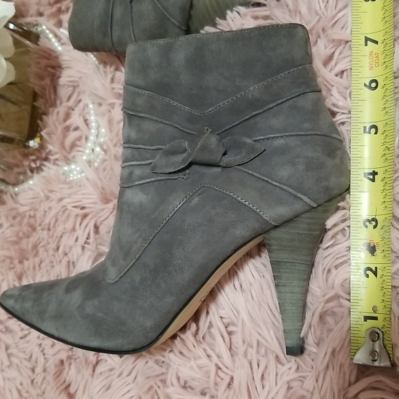 Sam & Libby (Philipa) Gray Suede Leather Ankle Heeled Boots Size 6 1/2 M - Picture 12 of 13